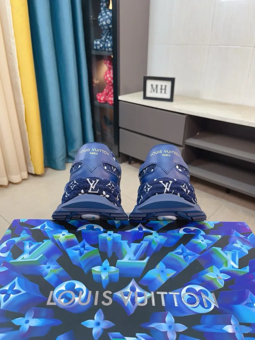 Men's men's shoes 💰580🌸🌸 LV style is novel and fashionable, the upper is made of imported cowhide + LV special materials! Super trendy design! It’s eye-catching! The leather is soft, delicate, shiny and translucent, showing the ultimate in pure handcraftsmanship, and the mesh is soft, comfortable and breathable! Size: 39-44 (38 45 customized)
